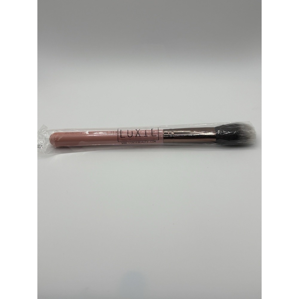 Luxie Beauty 660 Precision Foundation Brush Pink Makeup Tool New in Wrapper 7" L